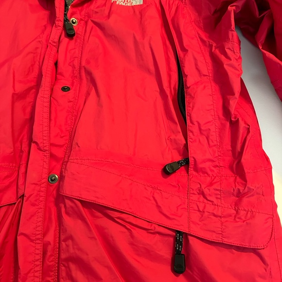 Women’s Northface red rain jacket - Picture 3 of 14